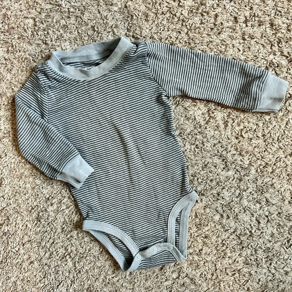 Carter's‎ I Baby Bear Hoodie Vest Bodysuit Set I Size 6M I Blue Gray Striped